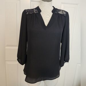 Fortune + Ivy Black Lace Accent Quarter High Low Sleeve  Women's Top Size S